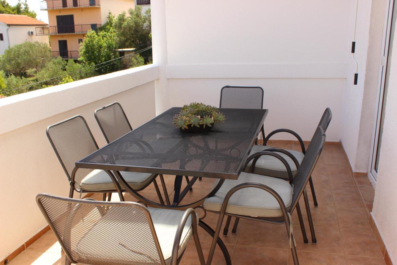 Apartments Villa Arta Murter Exterior foto